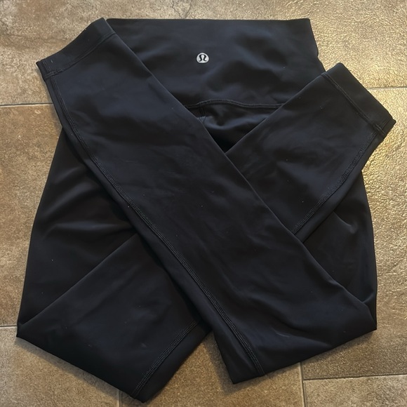 Lululemon size 0 Wunder Under High Rise Black Leggings - Picture 5 of 6